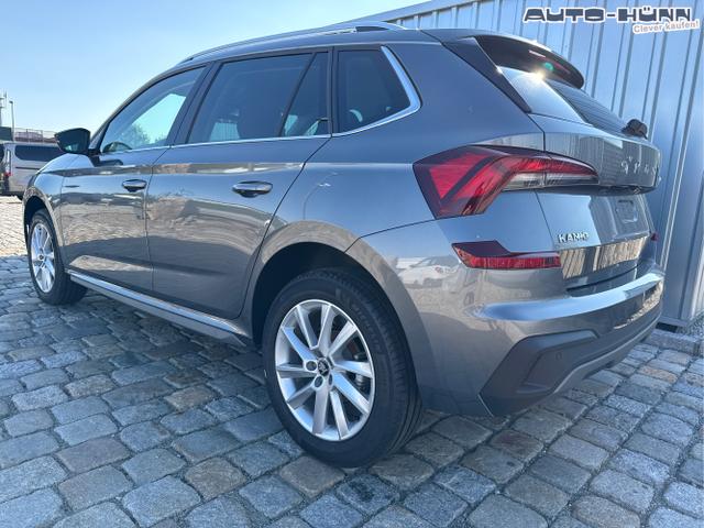Skoda / Kamiq / Grau / / / 130 Jahre Premium Edition 1.5 TSI 150 PS DSG Anh&auml;ngerkupplung-AppleCarPlay-AndroidAuto-Winterpaket-Alcantara-DAB-Tempomat-Totwinkelassist-Kamera-SunSet-el.Heckklappe-17''Alu-Sofort, Beispielbilder, ggf. teilweise mit Sonderausstattung