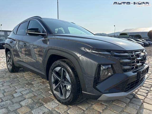 Hyundai / TUCSON / Grau / / / GO 1.6 T-GDI 2WD 7DCT 150PS -NAVI-KLIMAAUTOM-ALU18-SHZ-WINTER-LED-PDC-KAMERA-KEYLESS GO, Beispielbilder, ggf. teilweise mit Sonderausstattung