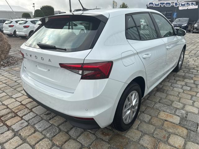 Skoda / Fabia / Wei&szlig; / / / , Beispielbilder, ggf. teilweise mit Sonderausstattung