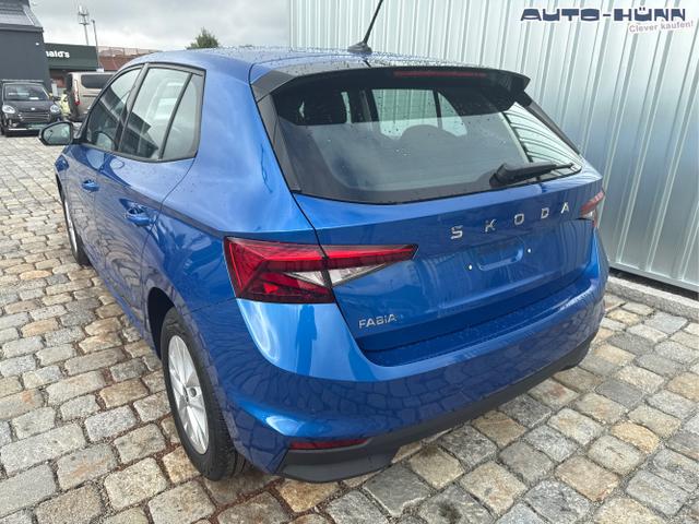 Skoda / Fabia / Blau / / / 130 Jahre 1.0 MPI 80 PS-Virtuelles Cockpit-AppleCarplay-Android-Auto-LED-Klima-Tempomat-R&uuml;ckfahrkamera-DAB-SHZ-15 Alu-sofort, Beispielbilder, ggf. teilweise mit Sonderausstattung