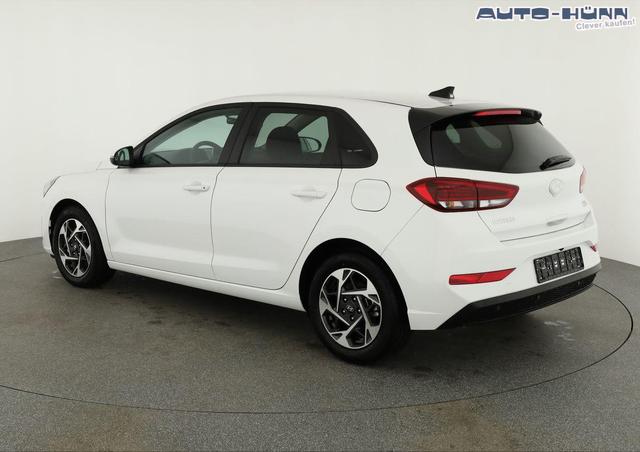 Hyundai i30 1.0 T-GDI DCT Family, Navi, Kamera, LED, 16-Zoll, Winterpaket 