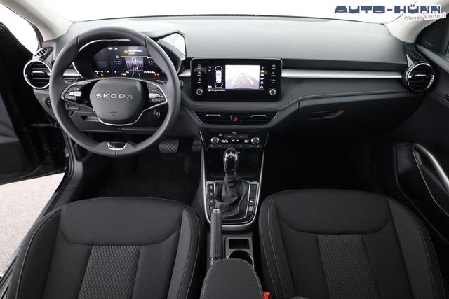 Skoda Fabia Selection 1.0 TSI DSG Selection, KESSY, Kamera, 15-Zoll schwarz, Winter, Ladeboden 