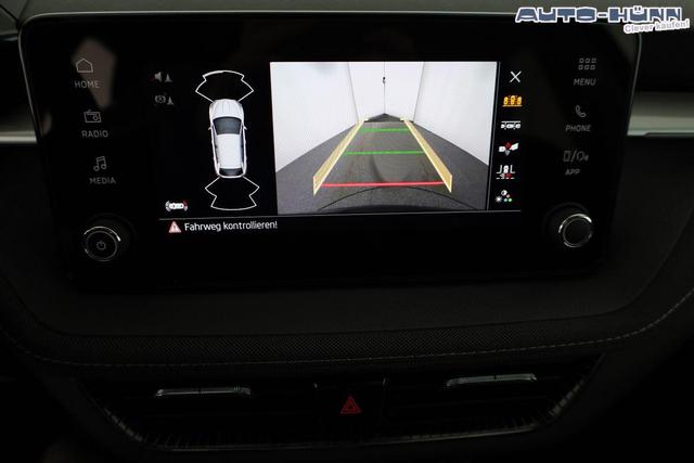 Skoda Fabia Selection 1.0 TSI DSG Selection, KESSY, Kamera, 15-Zoll schwarz, Winter, Ladeboden 