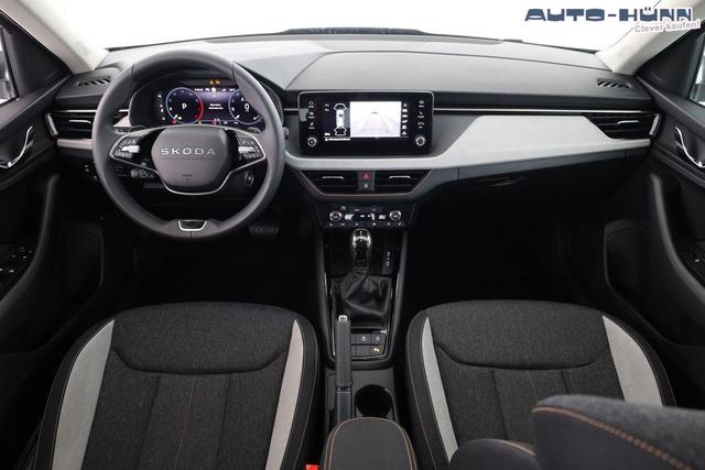 Skoda Kamiq Selection 1.0 TSI DSG 130 Jahre, AHK, LED, Side, ACC, Kamera, el. Klappe, Winter, 17-Zoll 