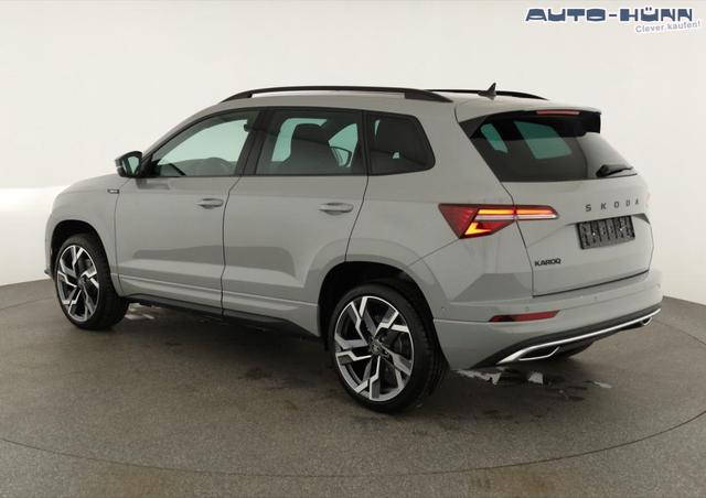 Skoda Karoq Sportline 1.5 TSI DSG Sportline, Pano, AHK, Navi, CANTON, Matrix, AreaView, Side, FS-beheizbar, 19-Zoll 