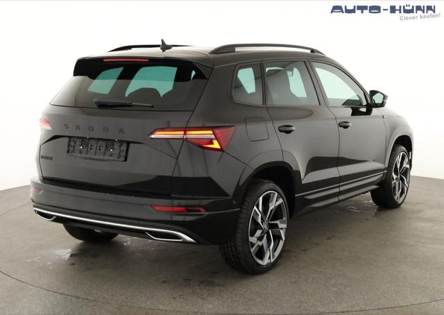 Skoda Karoq Sportline 1.5 TSI DSG Sportline, Pano, AHK, Navi, Matrix, AreaView, Side, FS-beheizbar, Winter, 19-Zoll 