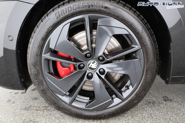 Skoda Octavia Combi 2.0 TSI 195 kW RS DSG, AreaView, Pano, AHK, Navi, Matrix, Side, Winter 
