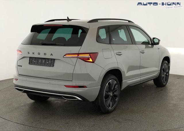 Skoda Karoq Sportline 1.5 TSI DSG Sportline, Pano, AHK, Navi, CANTON, Matrix, AreaView, Side, el. Klappe, FS-beheizbar, 5 J.-Garantie 