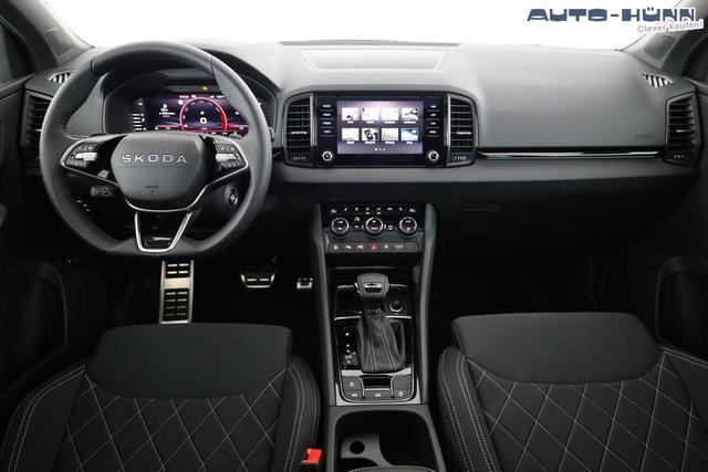 Skoda Karoq Sportline 1.5 TSI DSG Sportline, Pano, AHK, Navi, CANTON, Matrix, AreaView, Side, el. Klappe, FS-beheizbar, 5 J.-Garantie 