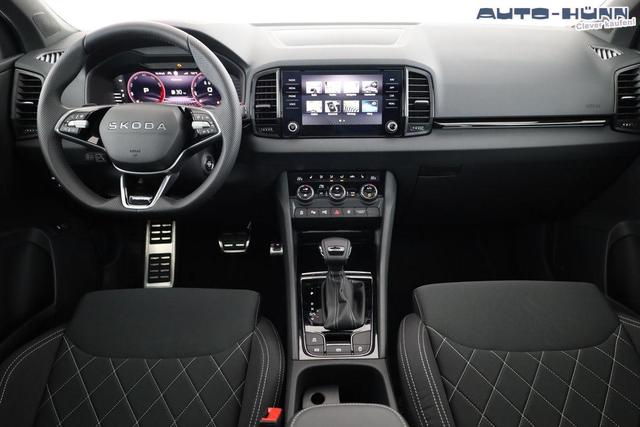 Skoda Karoq Sportline 1.5 TSI DSG Sportline, Pano, AHK, Navi, CANTON, Matrix, AreaView, Side, el. Klappe, FS-beheizbar, 5 J.-Garantie 