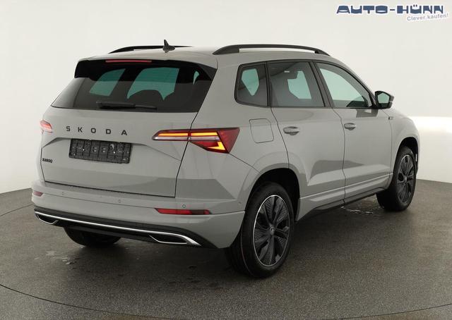 Skoda Karoq Sportline 1.5 TSI DSG Sportline, AHK, Navi, CANTON, Matrix, AreaView, Side, Kamera, el. Klappe, FS-beheizbar, 5 J.-Garantie 