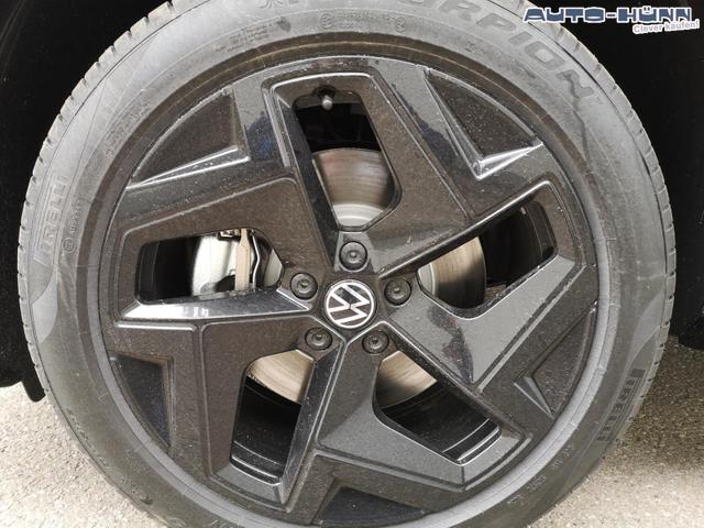 Volkswagen Tiguan 2.0 TDI 110 kW R-Line DSG Head Up Black 360 AHK 