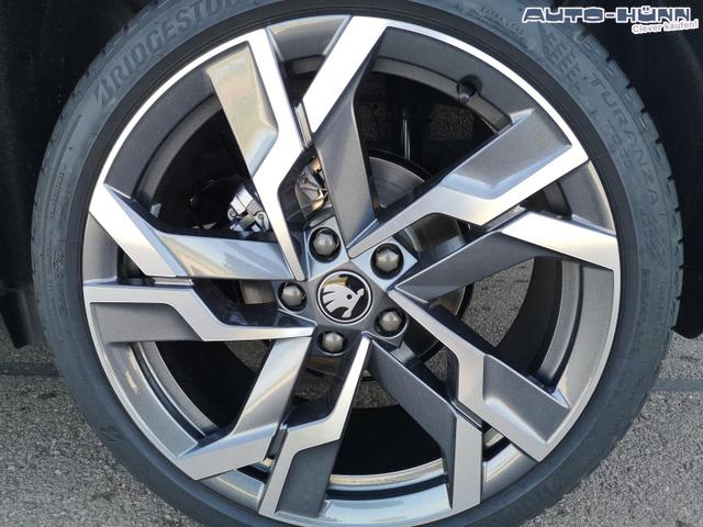 Skoda Karoq Sportline 2.0TDI DSG 4x4 AHK Matrix Pano Sound Leder 19 Zoll 