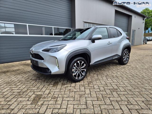 Toyota Yaris Cross 1.5VVT-iE 130PS Automatik Teamplayer Klimaautomatik Sitzheizung Lenkradheizung PDC v+h Rückf.Kamera 17-LM abged.Scheiben 2xKeyless DAB+ Bluetooth Touchscreen Apple CarPlay Android Auto 