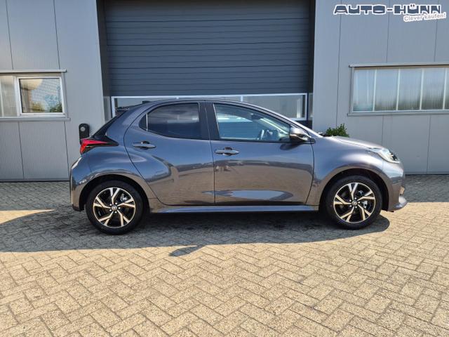 Toyota Yaris 1.5VVT-iE 116PS Automatik Teamplayer Klimaautomatik Sitzheizung Lenkradheizung Rückf.Kamera 16-LM abged.Scheiben 2xKeyless DAB+ Bluetooth Touchscreen Apple CarPlay Android Auto ACC 