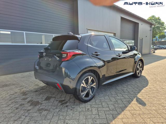 Toyota Yaris 1.5VVT-iE 116PS Automatik Teamplayer Klimaautomatik Sitzheizung Lenkradheizung Rückf.Kamera 16-LM abged.Scheiben 2xKeyless DAB+ Bluetooth Touchscreen Apple CarPlay Android Auto ACC 