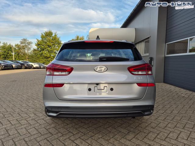 Hyundai i30 Kombi 1.5 T-GDI 95PS Sitzheizung Lenkradheizung Klima Tempomat Navi Apple CarPlay + Android Auto PDC v+h Rückf.Kamera 16-LM 