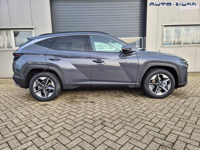 Hyundai TUCSON Trend 1.6 T-GDI 150PS Automatik TZ 2026 Teil-Leder Sitzheizung v+h Lenkradheizung Klimaautomatik Navi Touchscreen DAB+ Apple CarPlay + Android Auto PDC R&uuml;ckf.-Kamera Matrix-LED-Scheinw. 