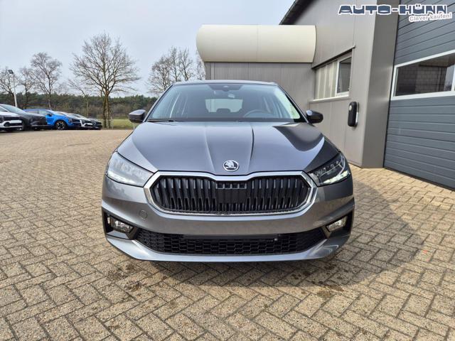 Skoda Fabia 1.0 TSI 95PS Selection 5-t&uuml;rig R&uuml;ckf.Kamera Parksensoren Sitzheizung Multifunktionslenkrad Klima Skoda-Radio Bluetooth Touchscreen Tempomat Nebelsch. Apple CarPlay + Android Auto 