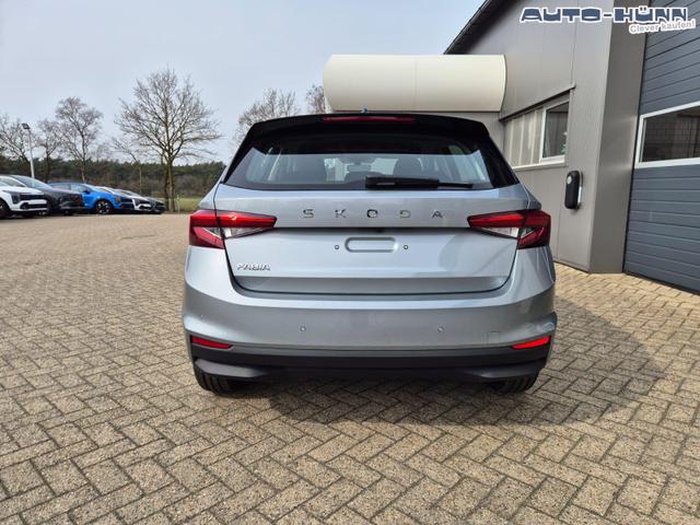 Skoda Fabia 1.0 TSI 95PS Selection 5-t&uuml;rig R&uuml;ckf.Kamera Parksensoren Sitzheizung Multifunktionslenkrad Klima Skoda-Radio Bluetooth Touchscreen Tempomat Nebelsch. Apple CarPlay + Android Auto 