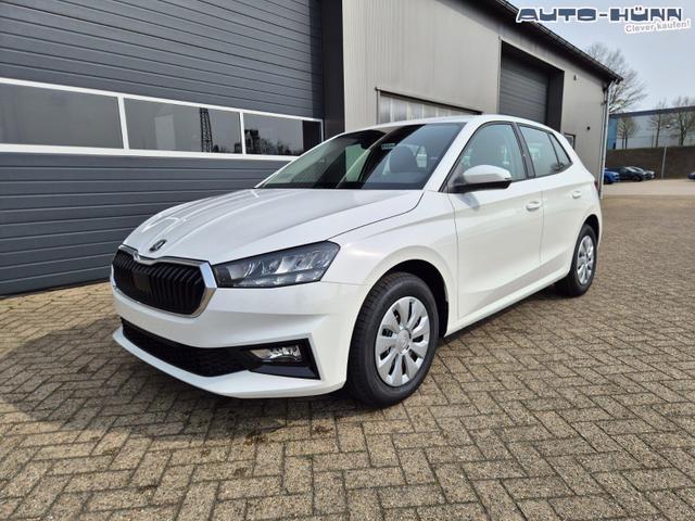 Skoda Fabia 1.0 TSI 95PS Selection 5-t&uuml;rig R&uuml;ckf.Kamera Parksensoren Sitzheizung Multifunktionslenkrad Klima Skoda-Radio Bluetooth Touchscreen Tempomat Nebelsch. Apple CarPlay + Android Auto 
