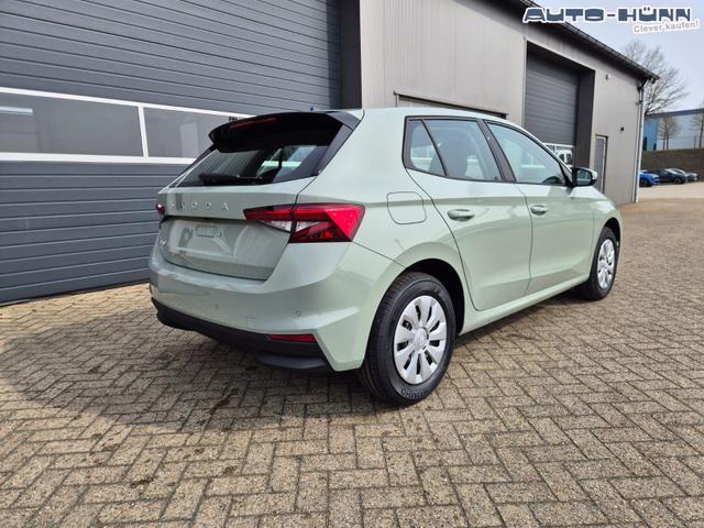 Skoda Fabia 1.0 TSI 95PS Selection 5-t&uuml;rig R&uuml;ckf.Kamera Parksensoren Sitzheizung Multifunktionslenkrad Klima Skoda-Radio Bluetooth Touchscreen Tempomat Nebelsch. Apple CarPlay + Android Auto 