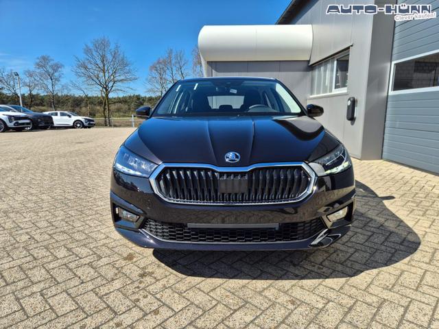 Skoda Fabia 1.0 TSI 95PS Selection 5-t&uuml;rig R&uuml;ckf.Kamera Parksensoren Sitzheizung Multifunktionslenkrad Klima Skoda-Radio Bluetooth Touchscreen Tempomat Nebelsch. Apple CarPlay + Android Auto 