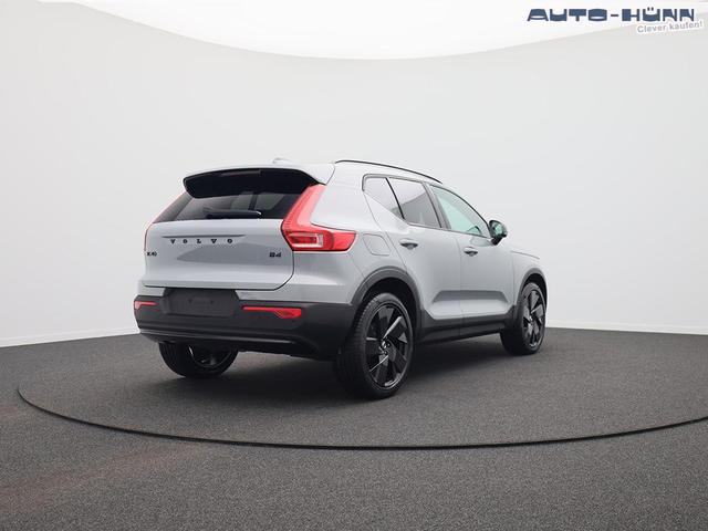 Volvo XC40 2.0 Black Edition Plus B4 Mild-Hybrid 197PS Automatik elektr. PanoDach R&uuml;ckf.Kamera PDC v+h ACC el.Heckklappe Harman/Kardon-Sound Klimaautomatik Sitzheizung Lenkradheizung Apple CarPlay Android Auto 20-LM 