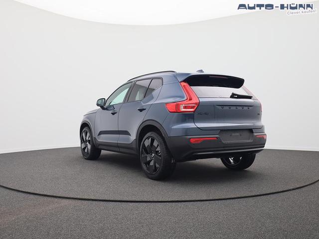 Volvo XC40 2.0 Black Edition Plus B4 Mild-Hybrid 197PS Automatik elektr. PanoDach R&uuml;ckf.Kamera PDC v+h ACC el.Heckklappe Harman/Kardon-Sound Klimaautomatik Sitzheizung Lenkradheizung Apple CarPlay Android Auto 20-LM 