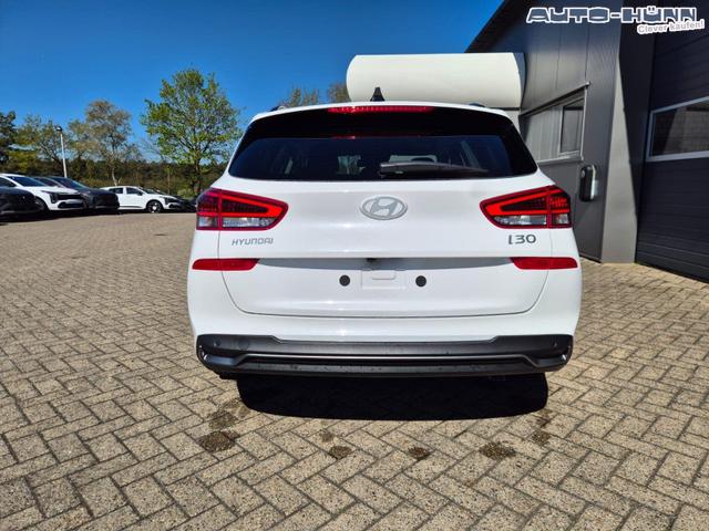 Hyundai i30 Kombi 1.5 T-GDI 150PS Automatik Trend Sitzheizung Lenkradheizung Klimaautomatik PDC v+h R&uuml;ckf.Kamera Navi Apple CarPlay + Android Auto 16"LM 