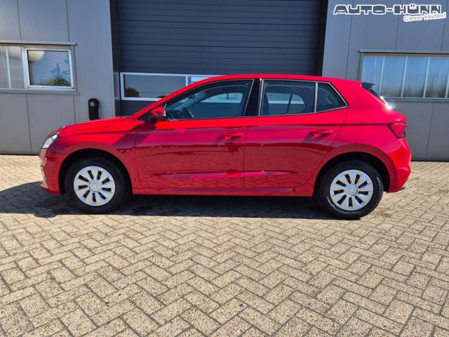 Skoda Fabia 1.0 TSI 95PS Selection 5-t&uuml;rig R&uuml;ckf.Kamera Parksensoren Sitzheizung Multifunktionslenkrad Klima Skoda-Radio Bluetooth Touchscreen Tempomat Nebelsch. Apple CarPlay + Android Auto 