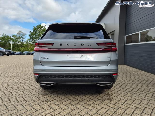 Skoda Kodiaq Sportline 1.5 TSI 204PS PHEV DSG schwenkb. AHK elektr. PanoDach HUD Alcantara PDC v+h 360&deg;Kamera CANTON Sound Klimaautomatik Sitzheizung Lenkradheizung Navi Apple CarPlay Android Auto 2xKeyless 19"LM vollelektr. Reichweite 116KM 