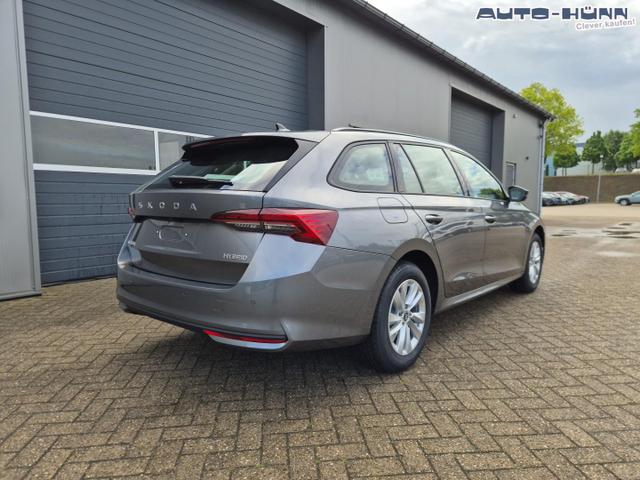 Skoda Octavia Combi 1.5 TSI 150PS m-HEV DSG Selection AHK Klimaautomatik ACC PDC v+h R&uuml;ckf.Kamera Sitzheizung TWA Apple CarPlay Android Auto 16"LM 