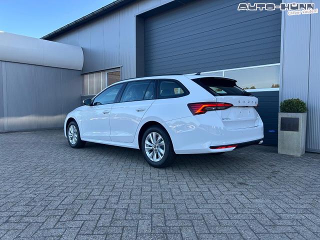 Skoda Octavia Combi 1.5 TSI 150PS m-HEV DSG Selection AHK Klimaautomatik ACC PDC v+h R&uuml;ckf.Kamera Sitzheizung TWA Apple CarPlay Android Auto 16"LM 