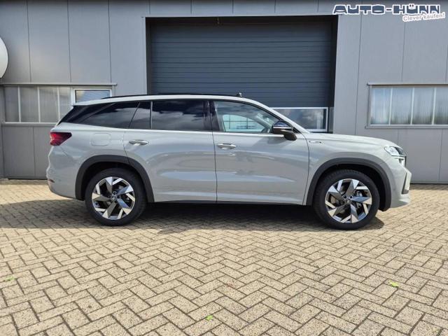 Skoda Kodiaq Sportline 1.5 TSI 204PS PHEV DSG schwenkb. AHK elektr. PanoDach HUD Alcantara PDC v+h 360&deg;Kamera CANTON Sound Klimaautomatik Sitzheizung Lenkradheizung Navi Apple CarPlay Android Auto 2xKeyless 19"LM vollelektr. Reichweite 116KM 