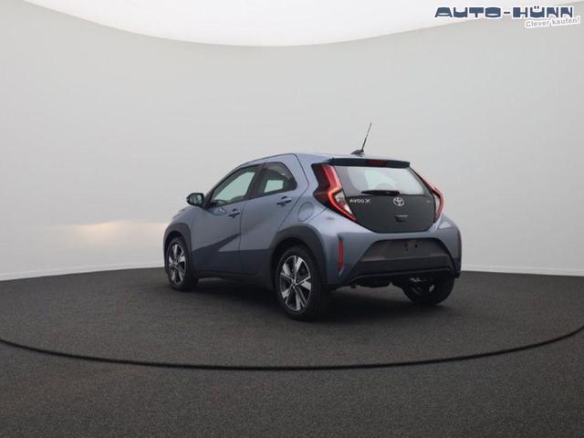 Toyota Aygo X Pure 1.5 Hybrid 116PS Automatik Sitzheizung Klimaautomatik AbstandsTempomat Multifunktionslenkrad Radio Bluetooth Touchscreen Apple CarPlay + Android Auto 
