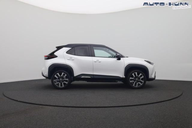 Toyota Yaris Cross 1.5-l 130PS HEV Automatik Style Matrix-LED 4xKamera elektr. Heckklappe Sitzheizung Lenkradheizung Klimaautomatik Navi Bluetooth wireless Apple CarPlay + Android Auto ACC PDC v+h 18"LM 