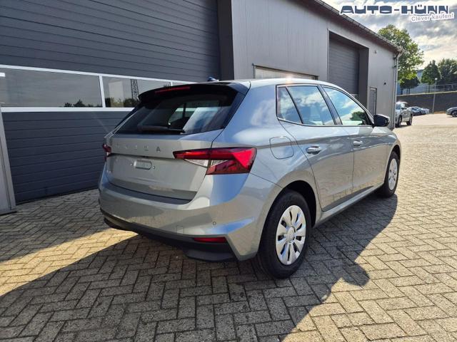 Skoda Fabia 1.0 TSI 95PS Selection 5-t&uuml;rig R&uuml;ckf.Kamera Parksensoren Sitzheizung Multifunktionslenkrad Klima Skoda-Radio Bluetooth Touchscreen Tempomat Nebelsch. Apple CarPlay + Android Auto 