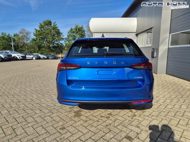 Skoda Octavia Combi 1.5 TSI 150PS m-HEV DSG Selection AHK Klimaautomatik PDC v+h R&uuml;ckf.Kamera Sitzheizung Apple CarPlay Android Auto 16"LM 