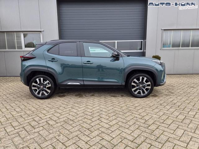 Toyota Yaris Cross 1.5-l 130PS HEV Automatik Style Matrix-LED 4xKamera elektr. Heckklappe Sitzheizung Lenkradheizung Klimaautomatik Navi Bluetooth wireless Apple CarPlay + Android Auto ACC PDC v+h 18"LM 
