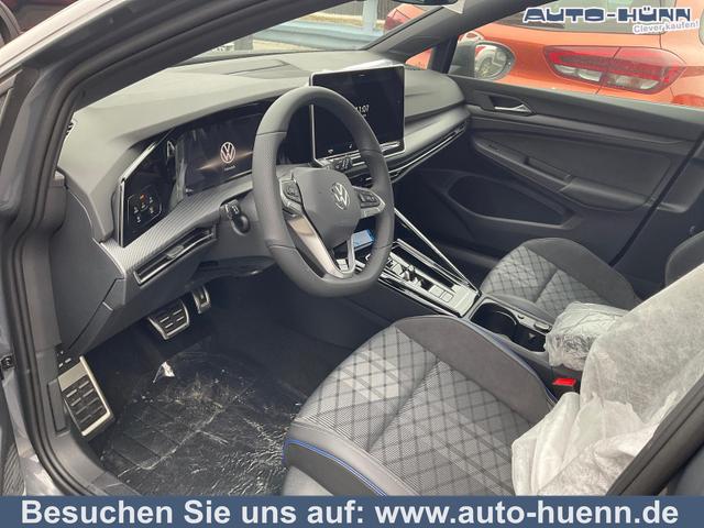 Volkswagen Golf - 1.5 eTSI 110 kW R-Line VIII DSG Black, IQ.Light, 18-Zoll, Navi