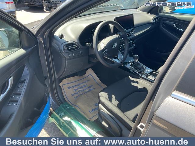 Hyundai i30 Kombi - 1.0 T-GDI DCT Family, Navi, ACC, Side, Winter, 17-Zoll, Klimaautomatik