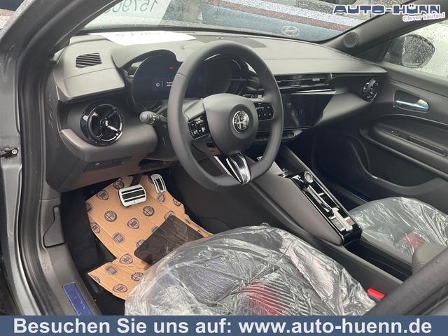 Alfa Romeo Junior - Ibrida 1.2 VGT 48V-Hybrid (100kW) Speciale Speciale, 18-Zoll, Kamera, el. Klappe, Sitzheizung