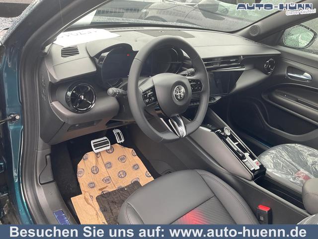 Alfa Romeo Junior - Ibrida 1.2 VGT 48V-Hybrid (100kW) Speciale Speciale, 18-Zoll, Kamera, el. Klappe, Sitzheizung