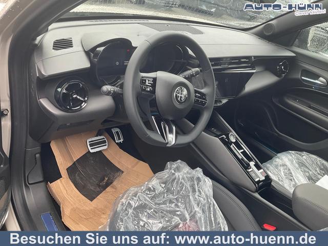Alfa Romeo Junior - Ibrida 1.2 VGT 48V-Hybrid (100kW) Speciale Speciale, 18-Zoll, Kamera, el. Klappe, Sitzheizung