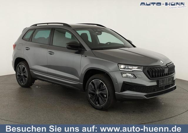 Skoda Karoq - Sportline 1.5 TSI DSG Sportline, Pano, AHK, Navi, CANTON, Matrix, AreaView, Side, el. Klappe, FS-beheizbar, 5 J.-Garantie