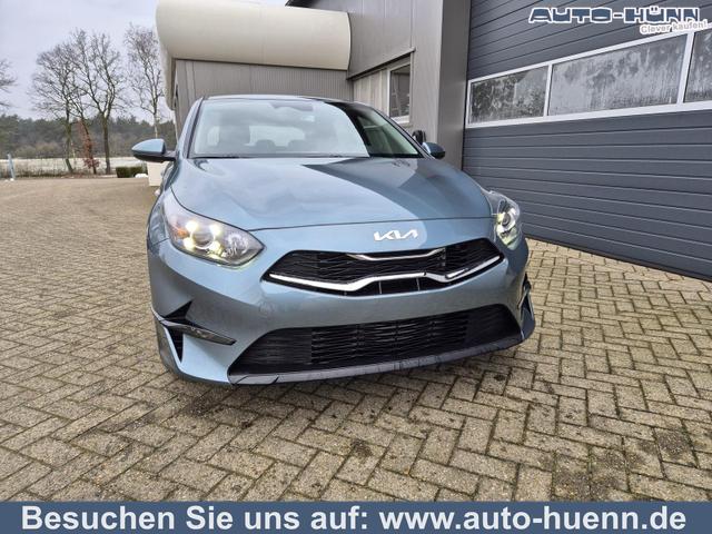 Kia Ceed - Vision 1.5 T-GDi 140PS Automatik Klimaautomatik Alarmanlage Sitzheizung Lenkradheizung Navi PDC Rückf.Kamera Bluetooth Touchscreen Apple CarPlay Android Auto Tempomat