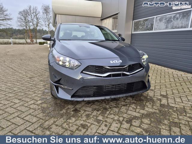 Kia Ceed - Vision 1.5 T-GDi 140PS Automatik Klimaautomatik Alarmanlage Sitzheizung Lenkradheizung Navi PDC Rückf.Kamera Bluetooth Touchscreen Apple CarPlay Android Auto Tempomat