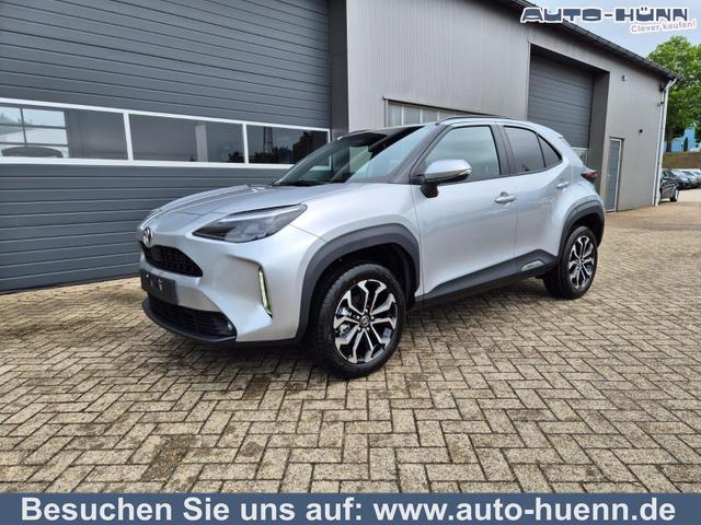 Toyota Yaris Cross - 1.5VVT-iE 130PS Automatik Teamplayer Klimaautomatik Sitzheizung Lenkradheizung PDC v+h Rückf.Kamera 17-LM abged.Scheiben 2xKeyless DAB+ Bluetooth Touchscreen Apple CarPlay Android Auto