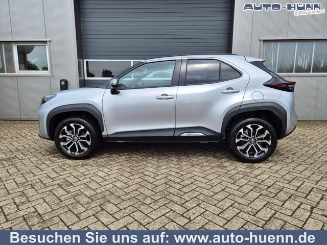 Toyota Yaris Cross - 1.5VVT-iE 130PS Automatik Teamplayer Klimaautomatik Sitzheizung Lenkradheizung PDC v+h R&uuml;ckf.Kamera 17-LM abged.Scheiben 2xKeyless DAB+ Bluetooth Touchscreen Apple CarPlay Android Auto